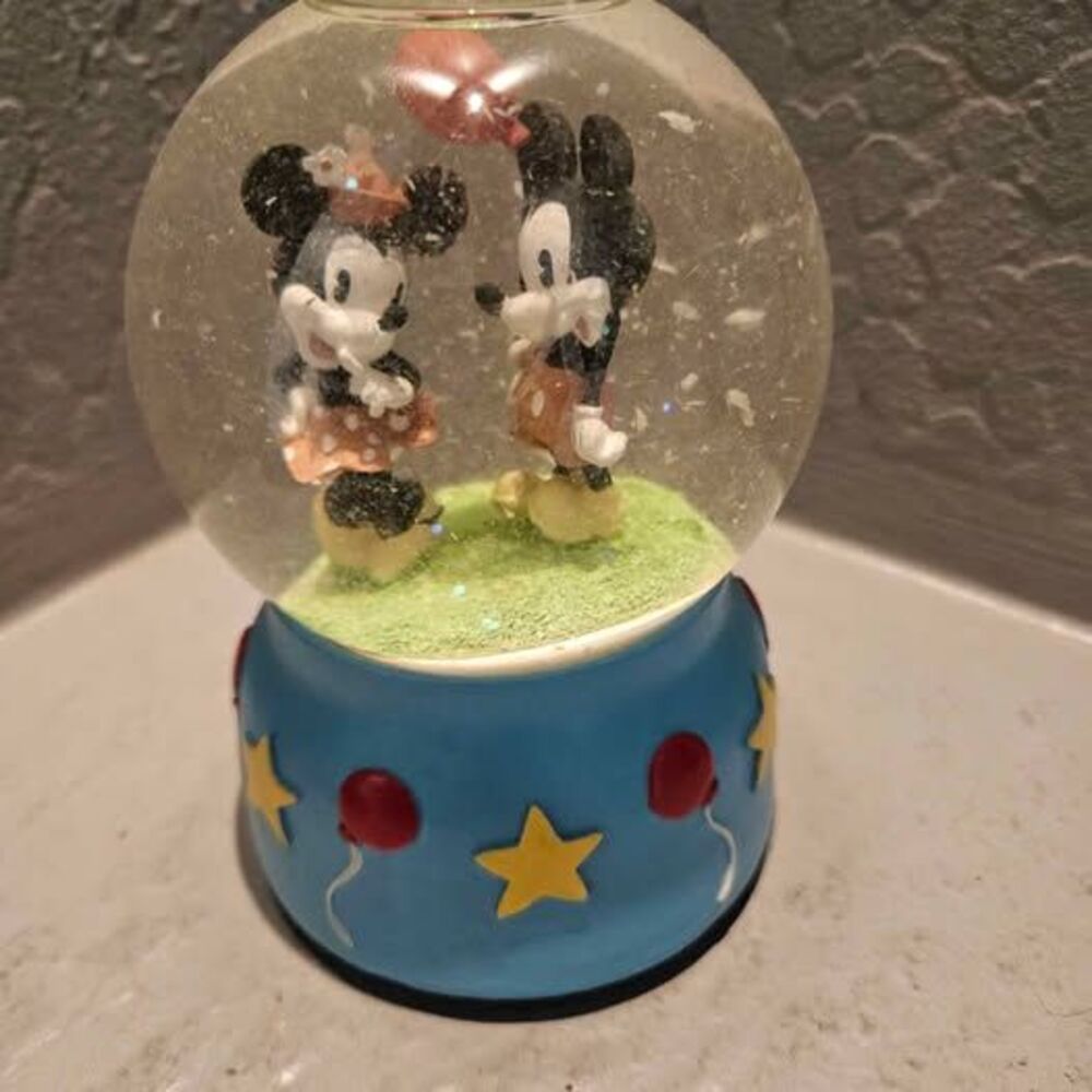 Disney Mickey and Minnie Mouse Musical Snow Globe